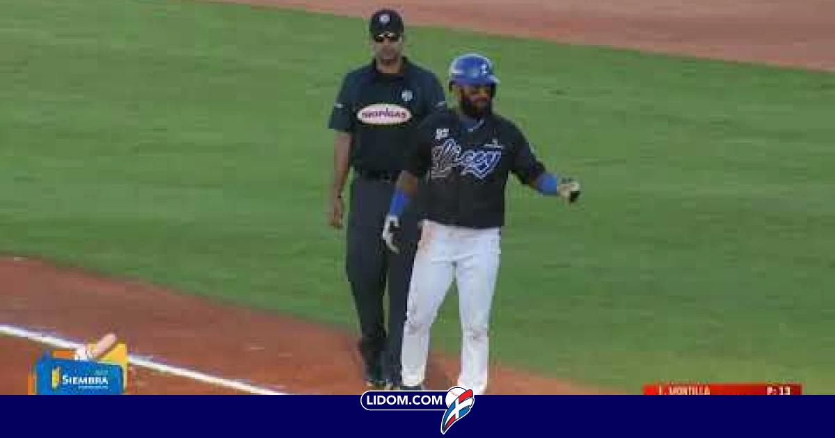 Emilio Bonifacio Acerca A Los Tigres Del Licey Por La M Nima Lidom