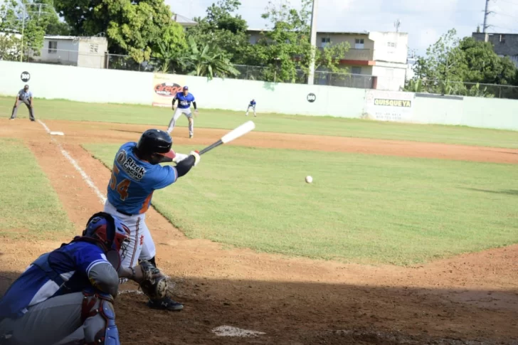 Moca y Puerto Plata siguen invictos en Liga de Béisbol de Verano
