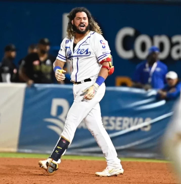 Tigres sacan garras y vencen a Gigantes para seguir en primer lugar del todos contra todos