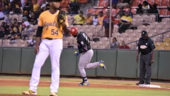 Franmil Reyes primero del Escogido en sacar dos pelotas desde 2020