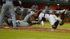 Toros derrotan a Leones con rally de tres carreras en el séptimo y quiebran empate en la clasificación