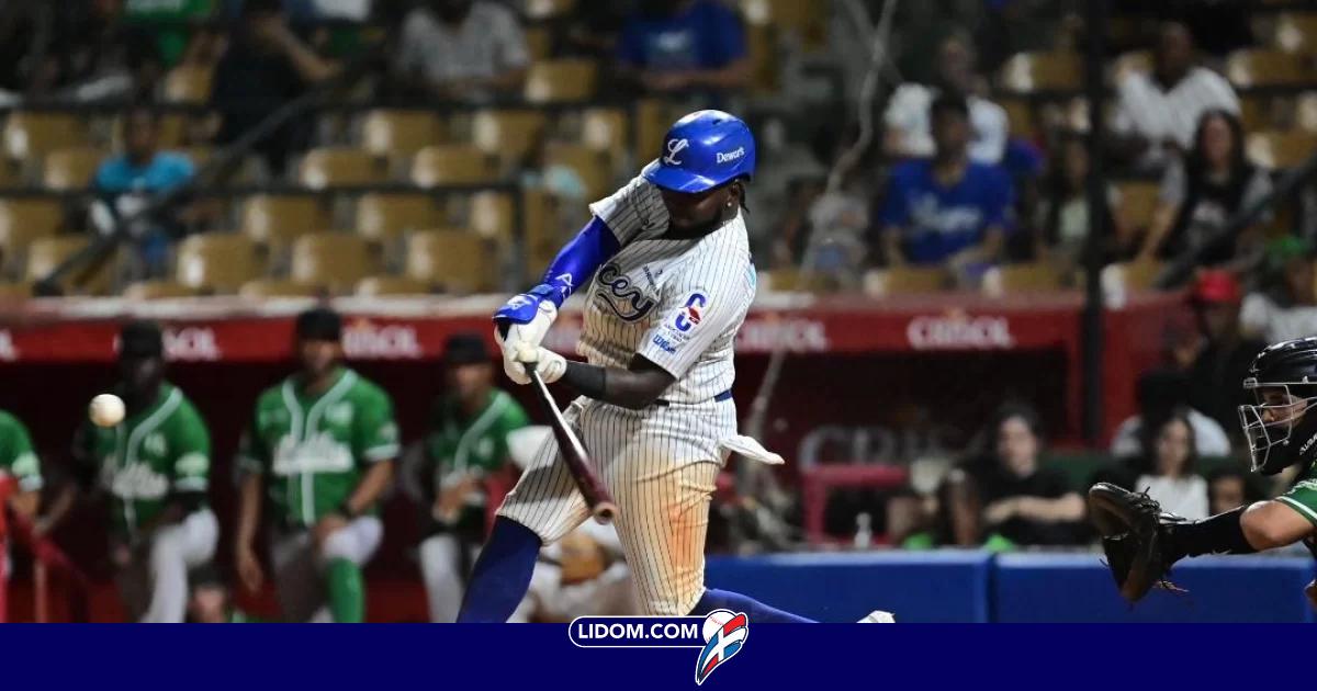 Tigres del Licey ganan su primer partido en casa al vencer a las