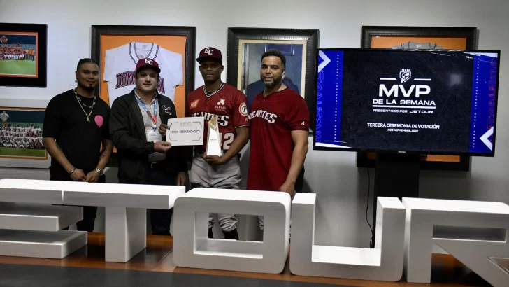 Pablo Reyes y Paolo Espino se llevan el MVP de la Semana Jetour