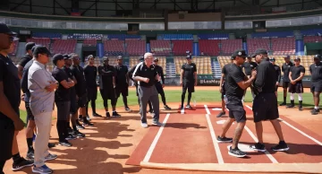 Larry Young, supervisor de árbitros MLB, elogia el arbitraje dominicano