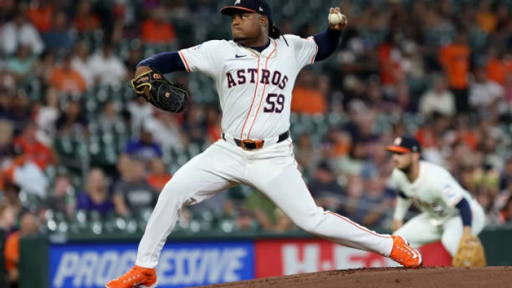 Framber Valdez segundo dominicano con más triunfos con Astros