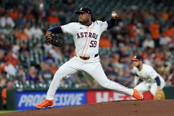 Framber Valdez segundo dominicano con más triunfos con Astros