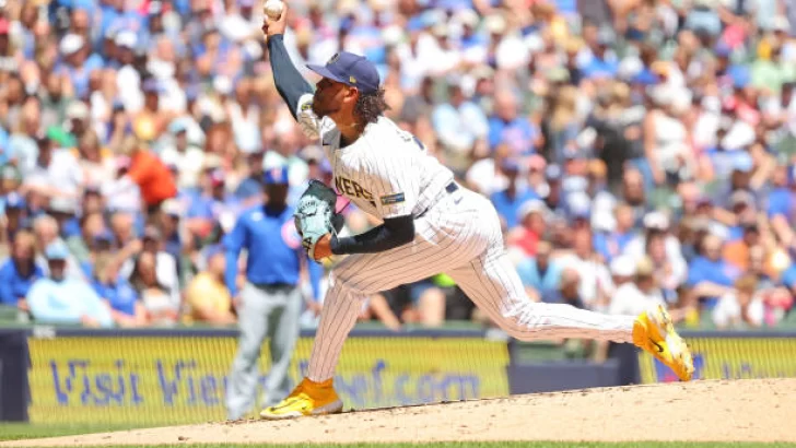 Freddy Peralta dominicano con más triunfos en Milwaukee