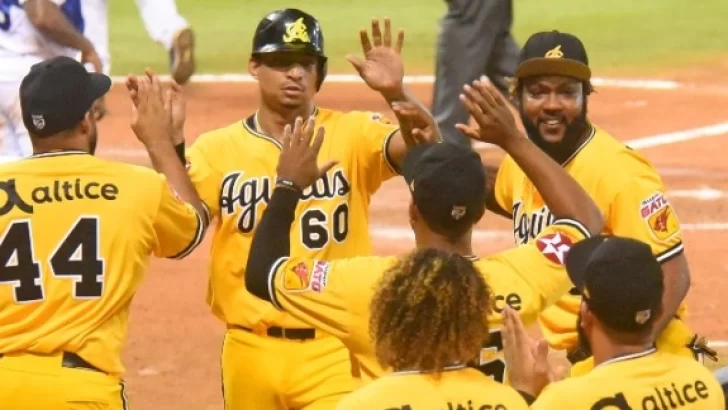 Panameño Christian Bethancourt regresa con las Aguilas