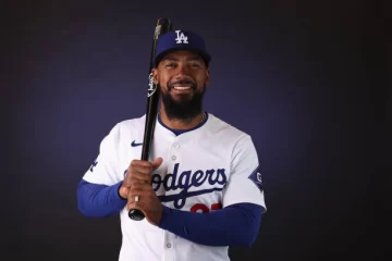 Teoscar Hernández conectó por tercera vez cinco hits en un juego