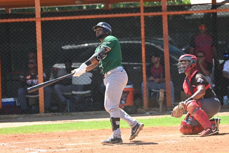 Carlos Martínez conecta grand slam en pretemporada con Estrellas