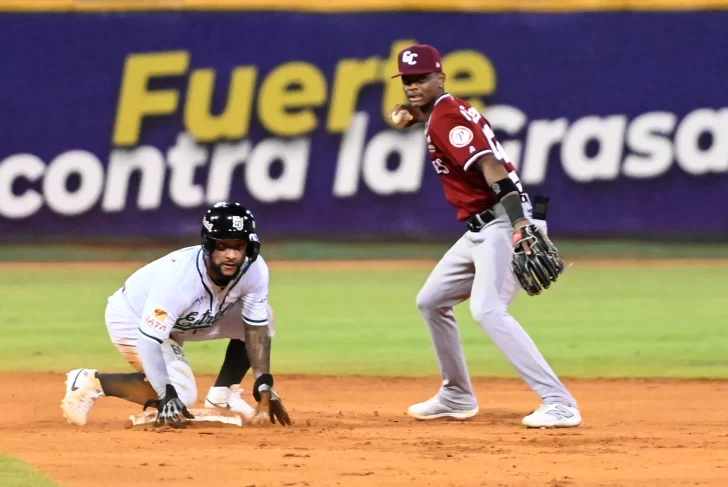 Los Gigantes ganan por segunda noche corrida al vencer a las Estrellas y están a medio del cuarto