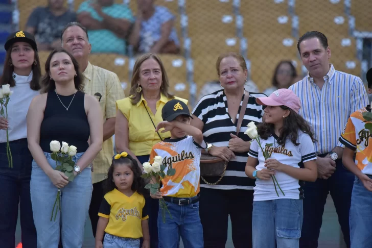 Águilas rinden emotivo homenaje a Don Papi Bisonó