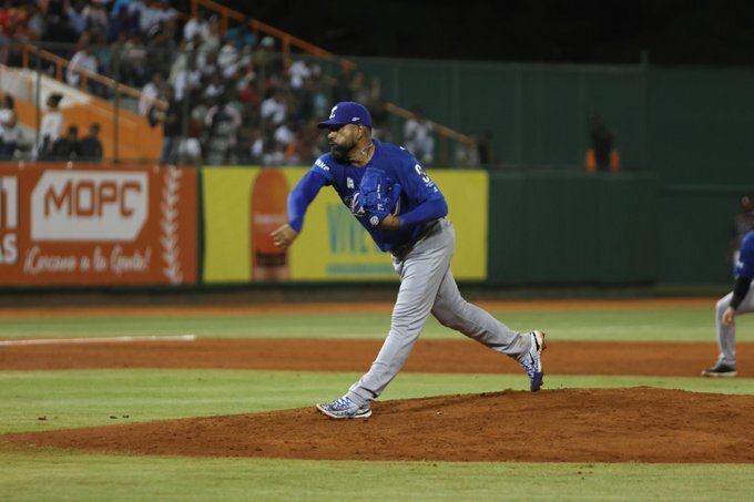 Alcántara debuta con jonrón y Valdez gana en victoria del Licey sobre los Toros