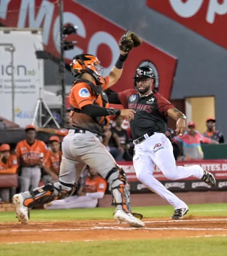 Gigantes controlan reacción tardía de Toros para imponerse por la mínima