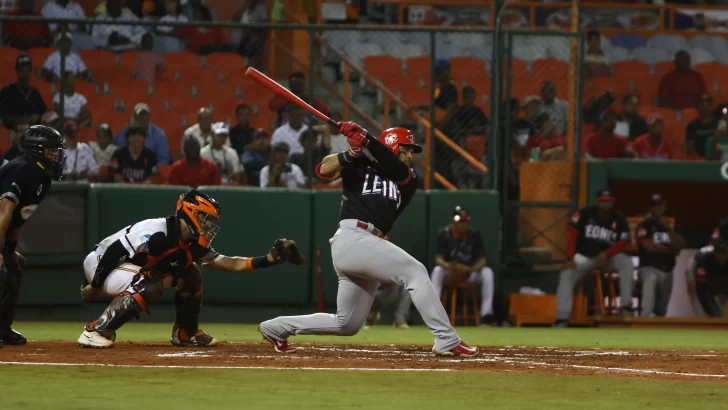 El Escogido derrota a los Toros, detiene en tres su racha de derrota y defiende el primer lugar