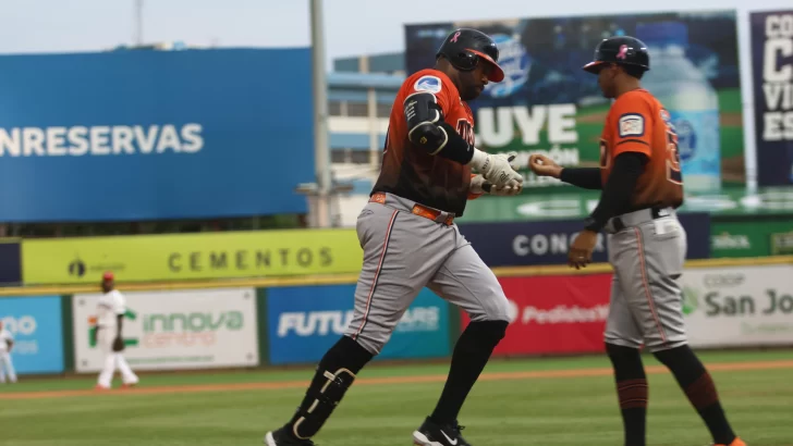 Kennys Vargas da jonrón 70; Fernando Abad 3ro en rescates de Toros