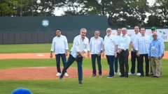 Presidente Abinader entrega remozado Estadio José Briceño