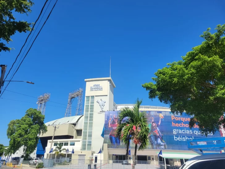 Dia Inaugural temporada 71, con seis lanzadores importados