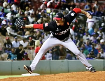 Regresa Brian Moran al bullpen de los Leones