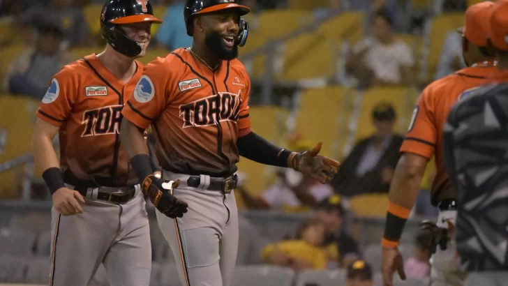 Fabián da dos jonrones, empuja cinco y los Toros ganan por segundo juego corrido