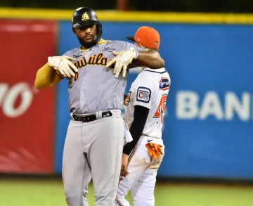 Rodríguez dispara hit ganador, Hernández salva en difícil situación y Águilas vencen a los Toros en 11 innings