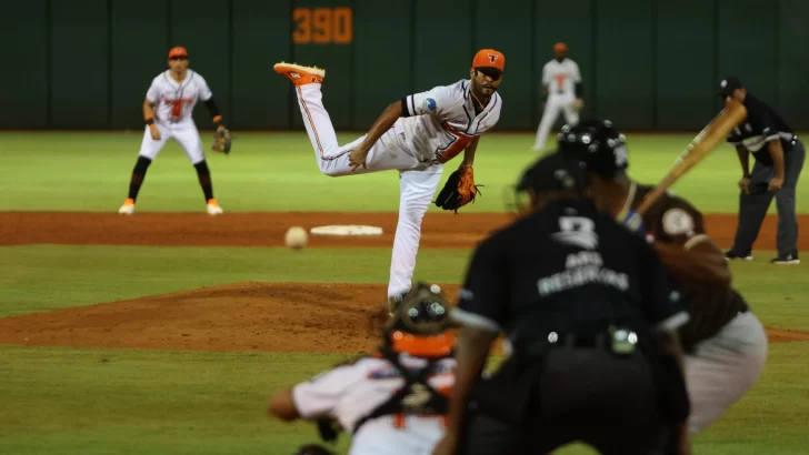 Esmil Rogers frena los bates de los Gigantes en triunfo de Toros 5-1