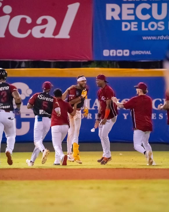 Gigantes ganan en 10 entradas a las Estrellas con hit decisivo de Johan Rojas