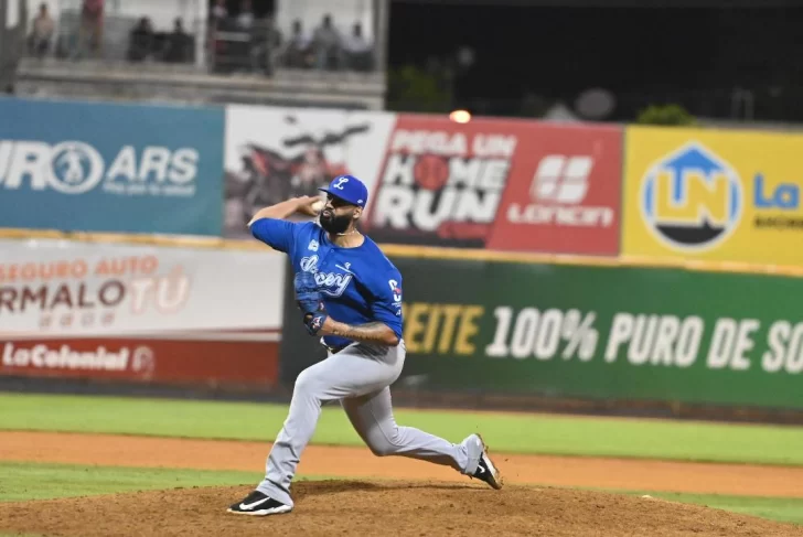 Mejía realiza relevo espectacular para preservar triunfo del Licey, que frena su racha negativa