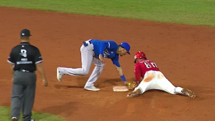 Steward Berroa tercero con tres robos en un juego