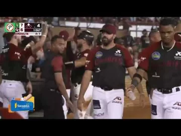 Wilmer Difó con este batazo acercaba por la mínima a los Gigantes del Cibao 🐎👌🏻