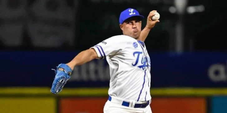 Licey firma al histórico lanzador Raúl Valdés