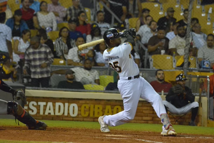 Las Águilas suman sexta victoria corrida y  ponen en riesgo a los Toros con victoria 12-3