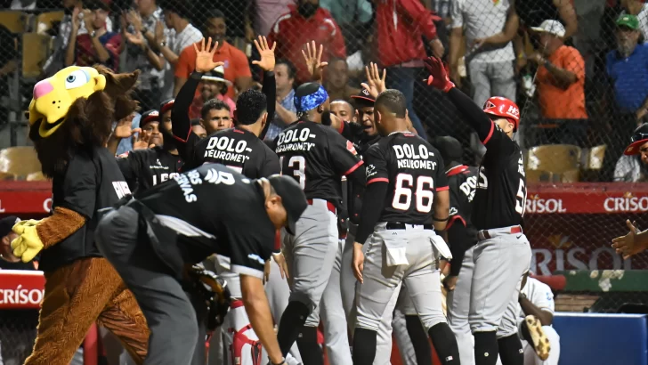 Leones rompen racha de ocho derrotas, reducen número mágico en cuatro