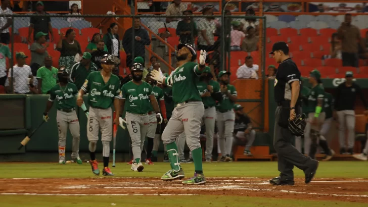 Las Estrellas, primer equipo en clasificar al round robin al vencer a los Toros