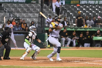 Romero, otra vez impresionante y las Águilas se ponen a dos juegos de las Estrellas después de vencerlas 8-2