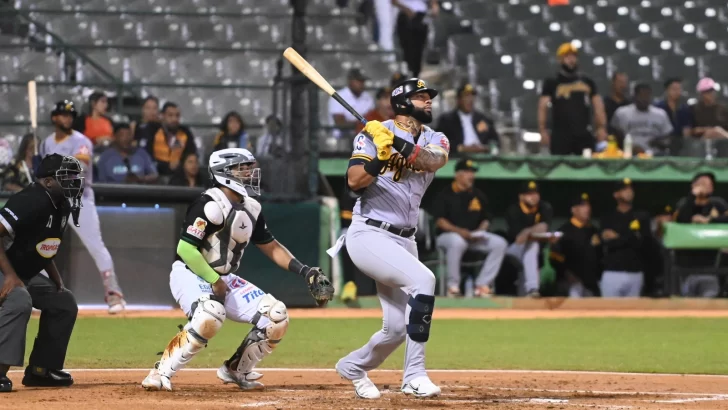 Romero, otra vez impresionante y las Águilas se ponen a dos juegos de las Estrellas después de vencerlas 8-2