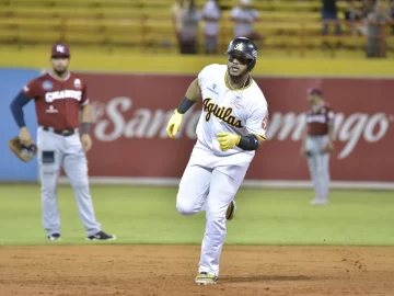 Lagares dispara jonrón con bases llenas y Águilas evitan avance de Gigantes