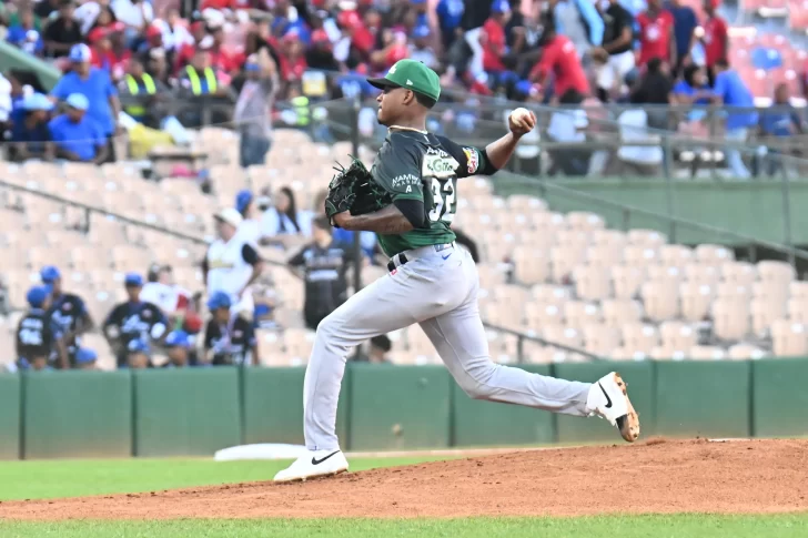 Moreno deja en un hit al Licey; Feliz 40 salvados; Estrellas número mágico en uno