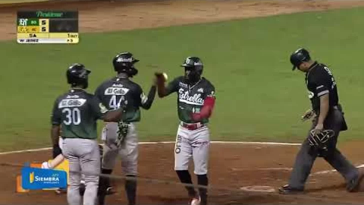 ¡Que palo y se empató el partido! HOMERUN de tres vueltas para Vidal Bruján 🐘🔥