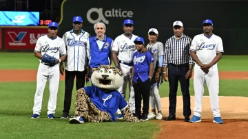 Licey honra trayectoria de Silvestre Campusano