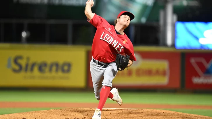 El Escogido vence al Licey y se pone a un triunfo del campeonato