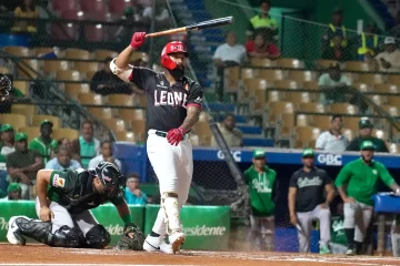 Leones siguen con su indetenible ofensiva al vencer 10-6 a Estrellas para tercer triunfo corrido