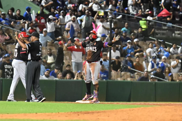 Escogido frena racha del Licey; Están solos en el tercero