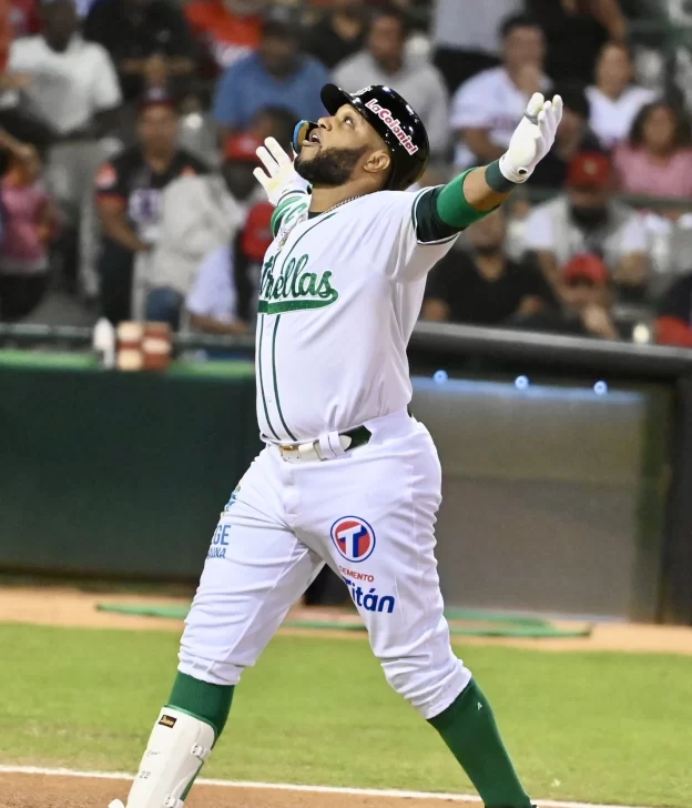 Jonrón de Canó y pitcheo efectivo llevan a las Estrellas a comenzar con triunfo en el round robin