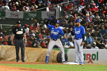 Sergio Alcántara conecta tres hits; Licey se mantiene en primero