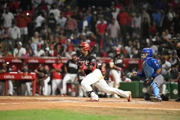 Sencillo de dos carreras de Jean Segura empata la serie