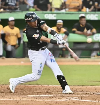 Estrellas coquetean con un “no-hitter” ante Aguilas