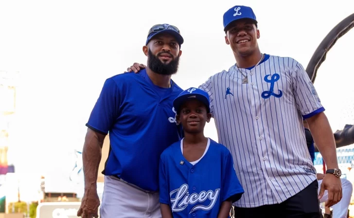 Licey y Juan Soto cumplen sueño del niño Leonardo Santana