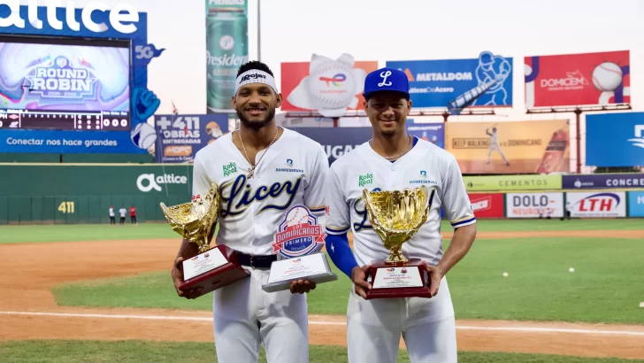 Alcántara gana Guante de Oro