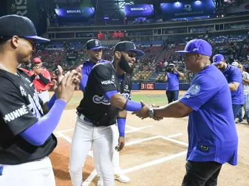 Licey reconoce a Ronnie Belliard en apertura de la final